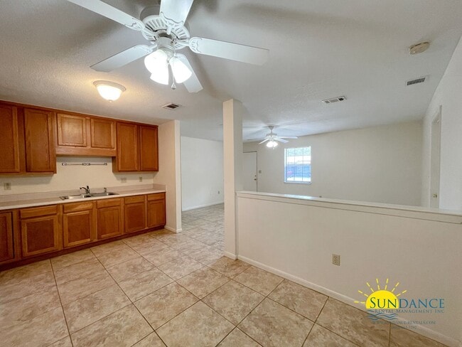 Building Photo - Charming 3-Bedroom plus Office located in between Hurlburt and Eglin AFB!