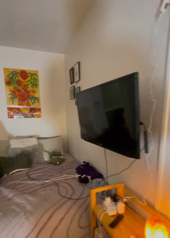 Photo - 80 Peterborough St