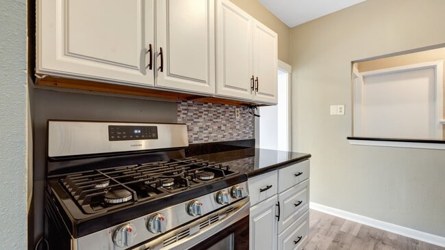Building Photo - 1207 W GRAY Rental