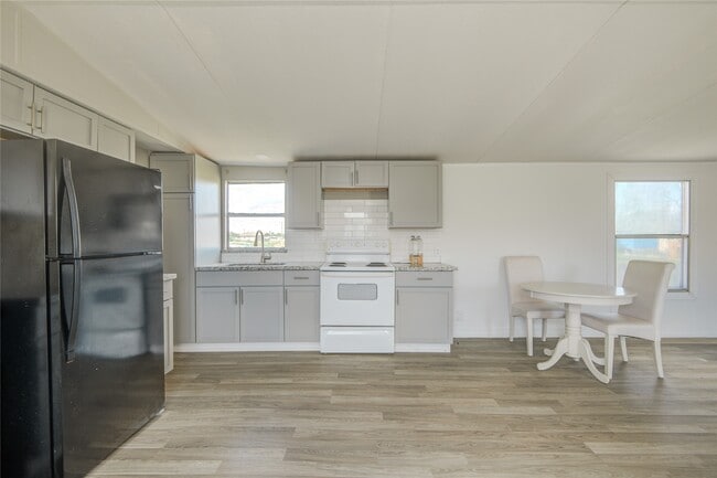 Photo - 614 Rd 5707
