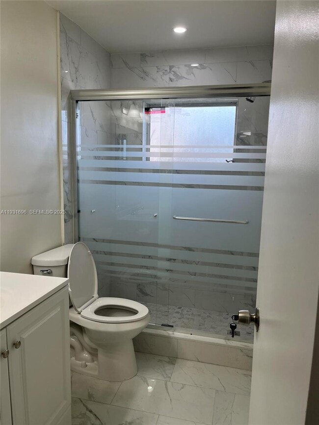 Photo - 2134 Lincoln St Unidad 7