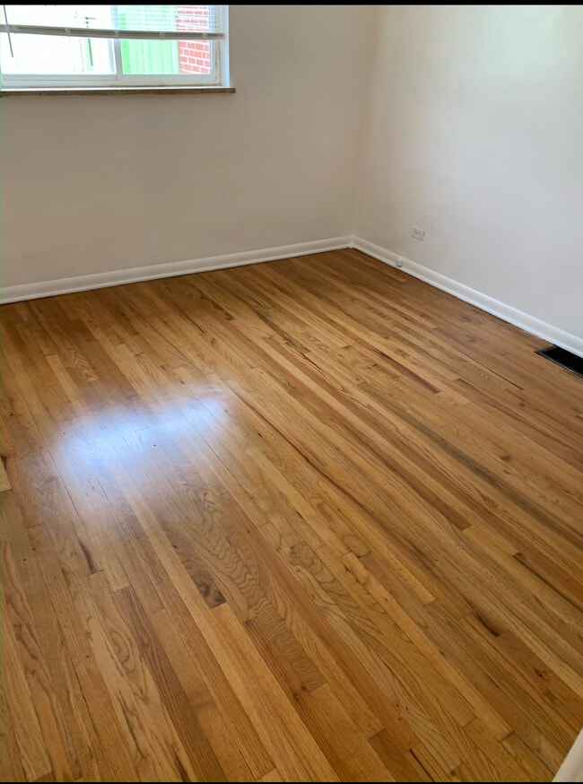 Photo - 165 E Oxford Ave