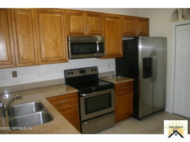 Photo - 2/2.5 townhome