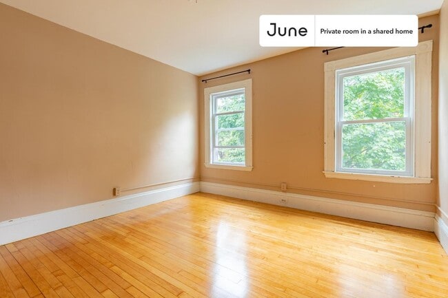 Photo - Room in Shared 6 bed/2 bath home Unit E