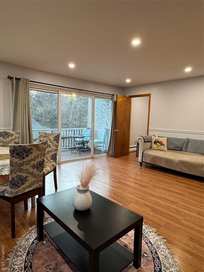 Photo - 287 NY-32 Unidad 202