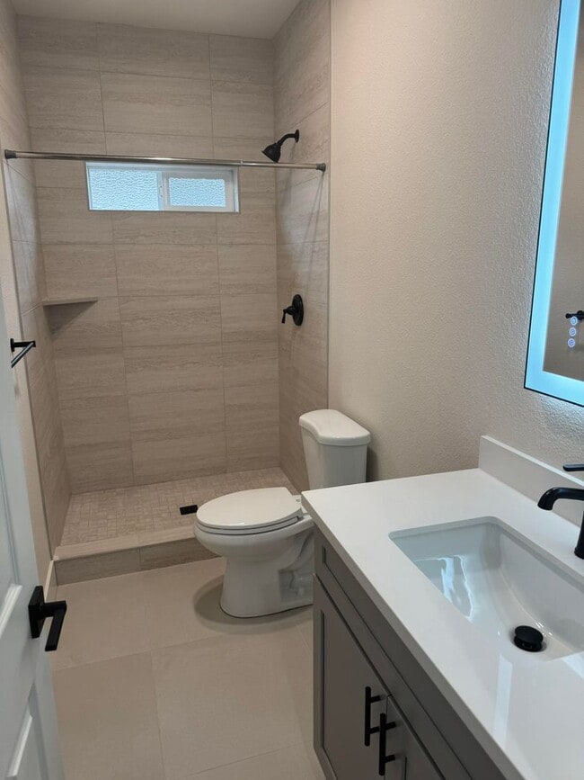 Photo - 616 Mormon St Unidad ADU