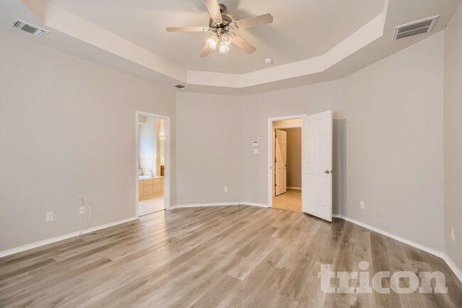 Photo - 5626 Cross Pond