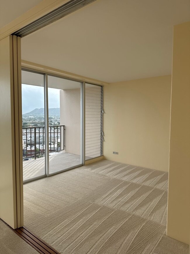 Photo - Two bedroom Kahala Towers Unit A1304