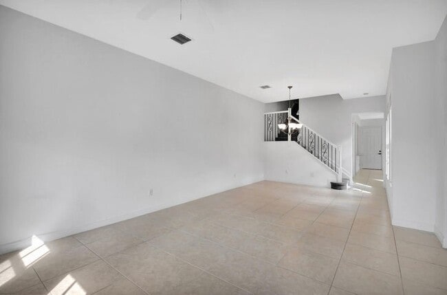 Photo - 838 NW 83rd Ln