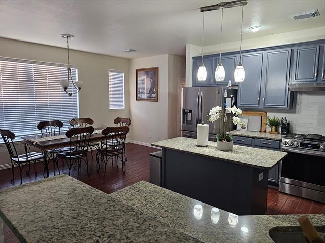 Photo - 215 Lairds Dr