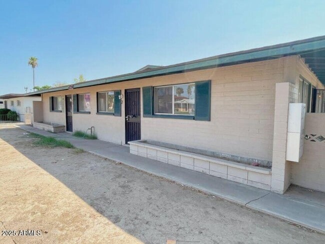 Building Photo - 4719 N 15th Ave Unit 3