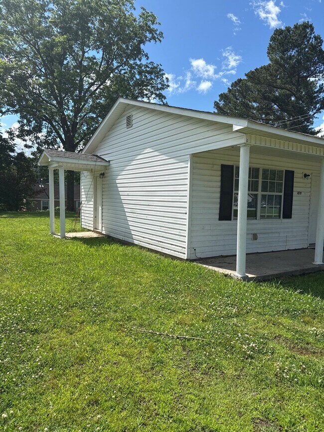 479 Dixon Ave