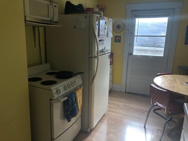 Stove and Fridge Provided - 919 W 3rd St
