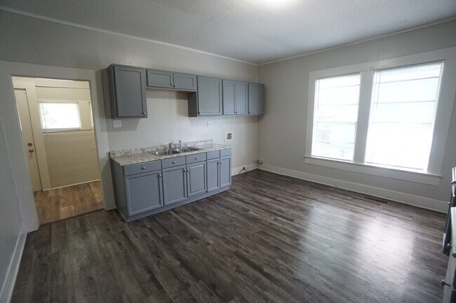 Photo - 4335 Jackson St