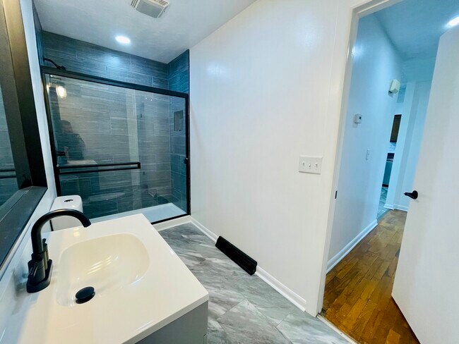 Photo - 908 S Crutcher Ave Unit B