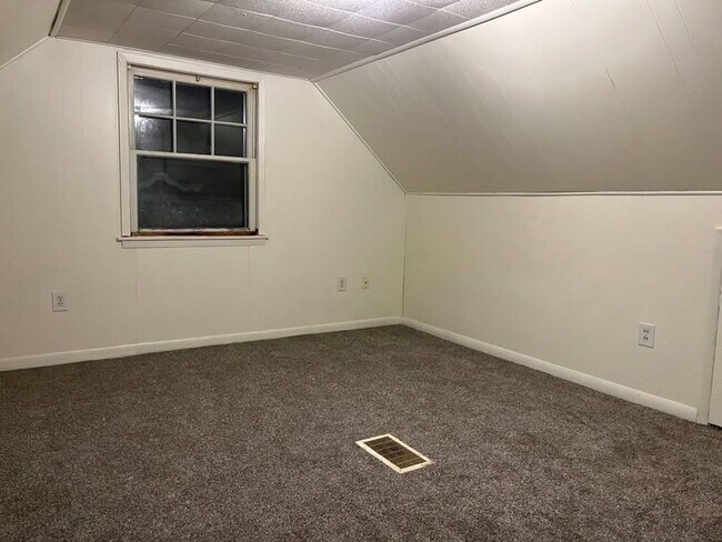 Photo - 229 W Marquette St