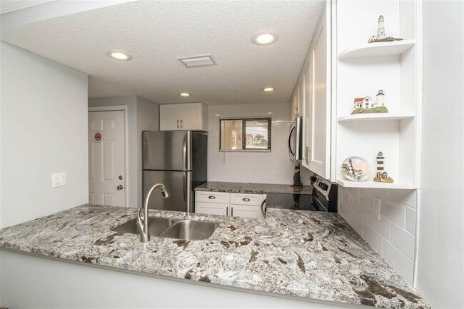 Photo - 4250 A1A S Unidad A16