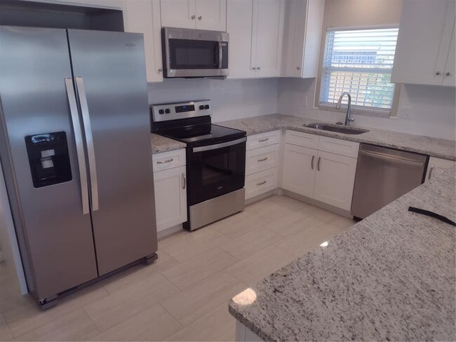 Photo - 830 E 18th Ave