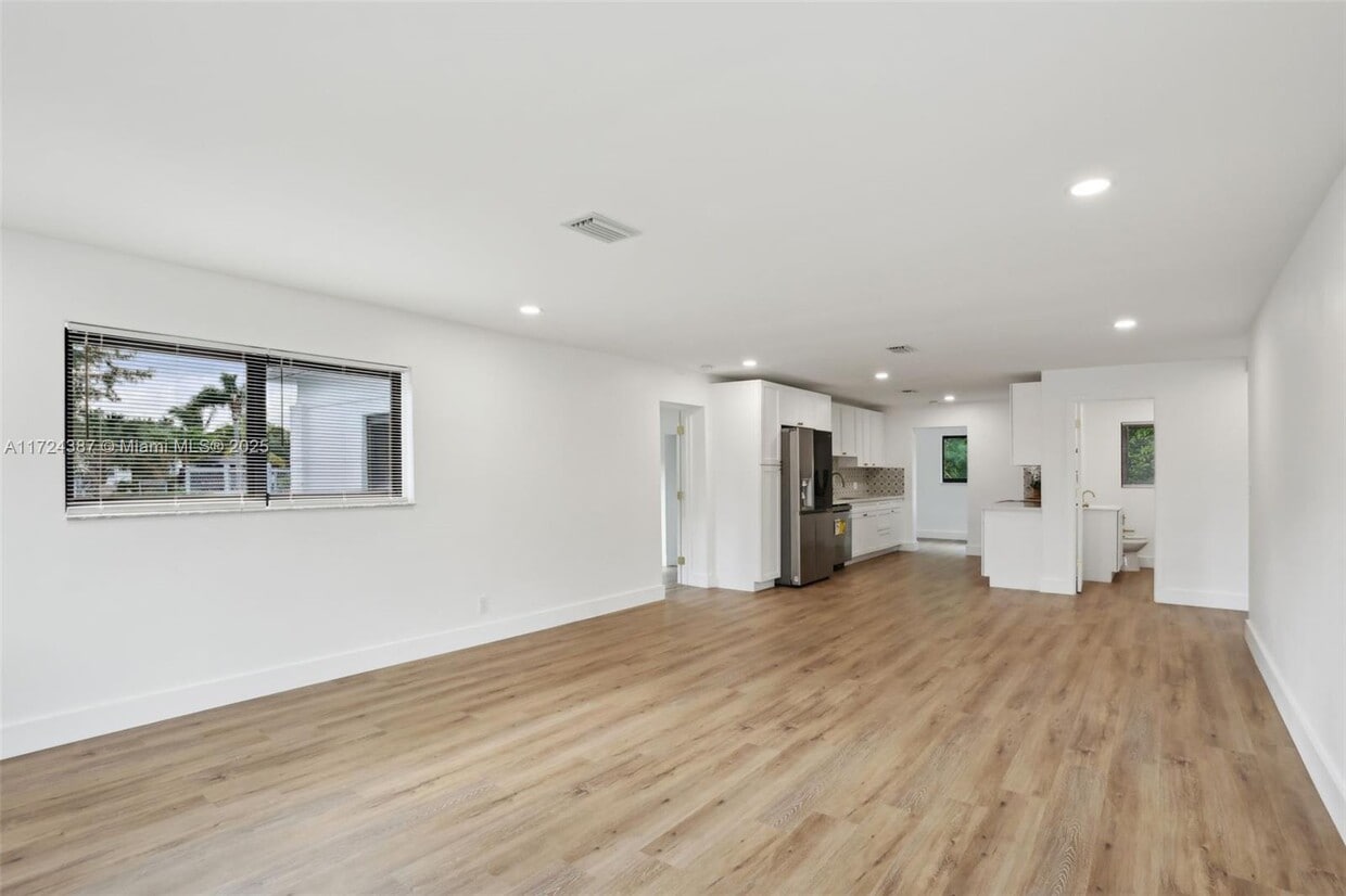 Photo - 327 NE 15th Ave (Boynton Beach, FL)