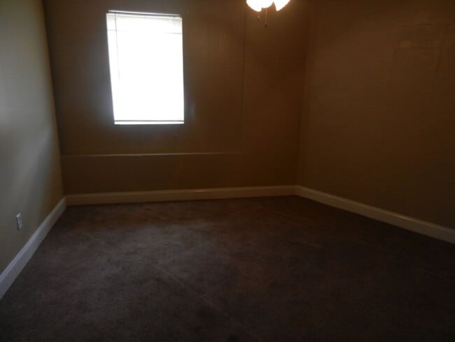 Building Photo - Military Highway Apartments Unit Apt B