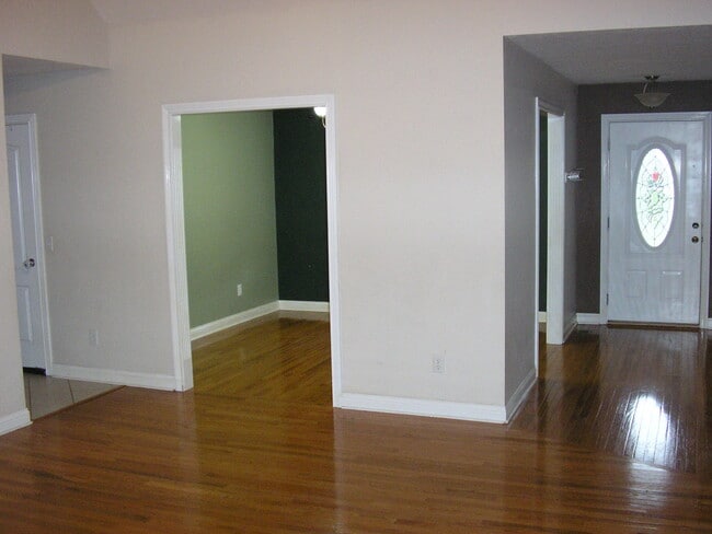 Photo - 1002 Angelica St