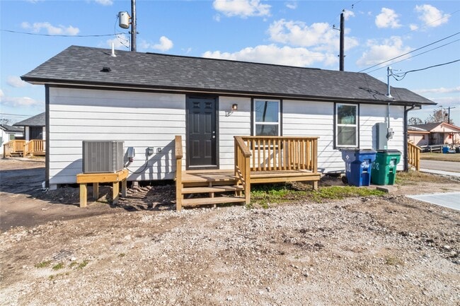 Photo - 308 Marshall Alley