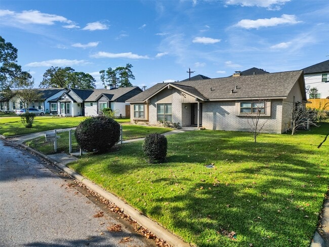 Photo - 418 Oakhill Dr