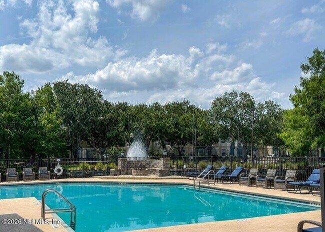 13700 Richmond Park Dr N Unit 507