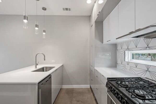 Photo - 2108 Tillery St