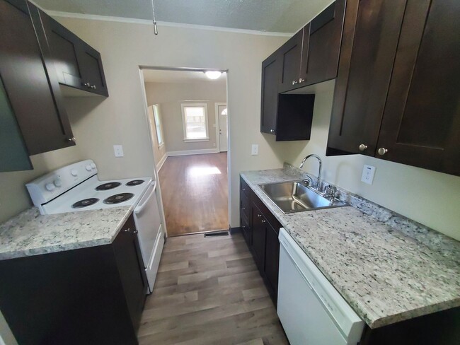 Photo - Adorable 2 bedroom, 1 bathroom home!