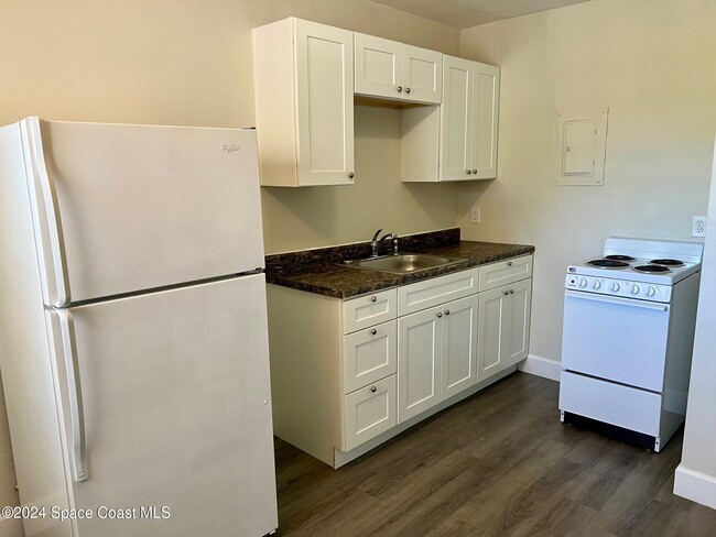 Photo - 1328 S Patrick Dr Unidad 11