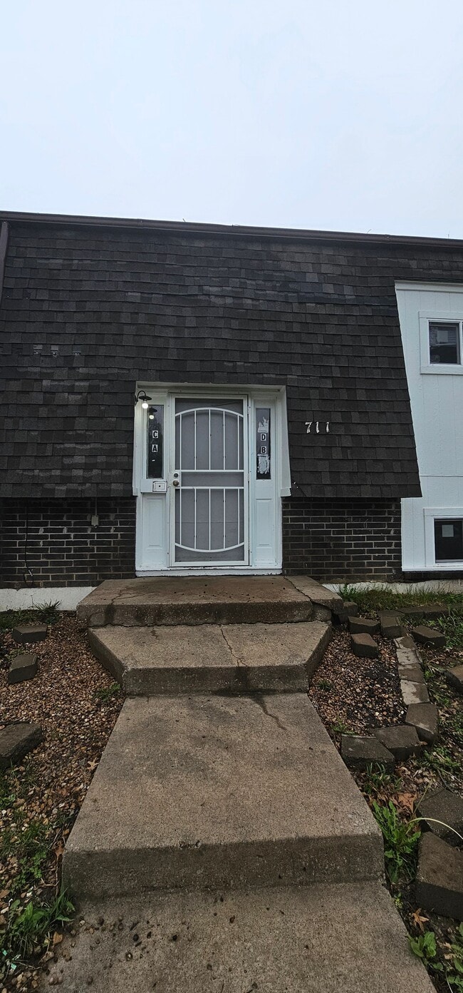 Building Photo - 711 N 70th St Unit 711 N 70th St KCK
