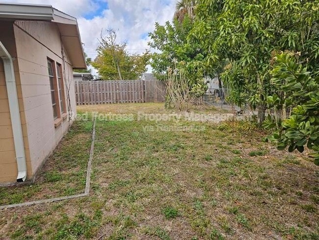 Photo - 1635 Newport Ct