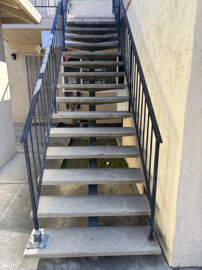 Photo - 643 Bolton Ct Unit #4