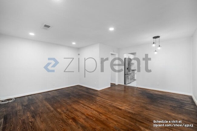 Photo - 792 Marstevan Dr NE