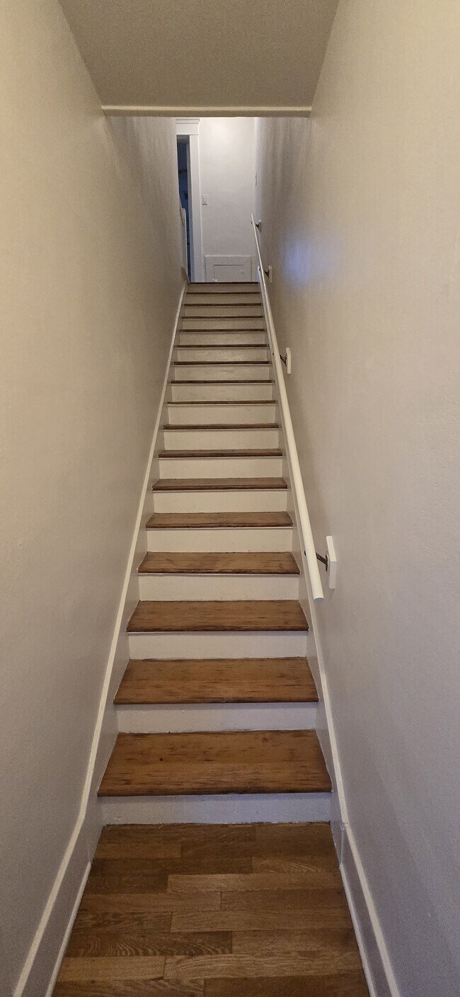 Stairway - 4310 Clarissa Ave