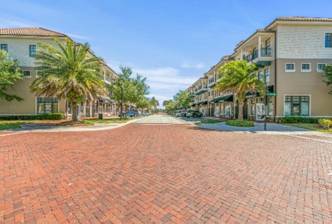 Photo - 645 Market St