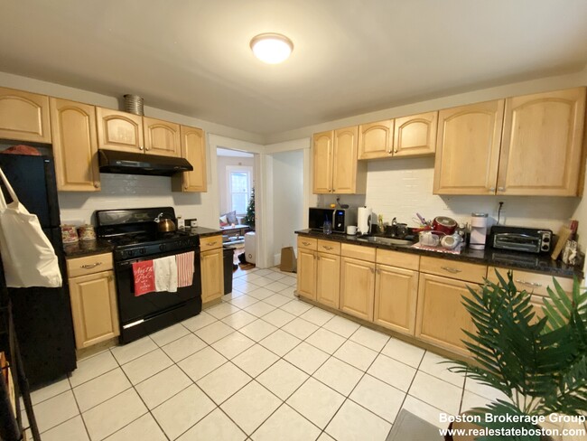 Building Photo - 3 Sudan St Rental