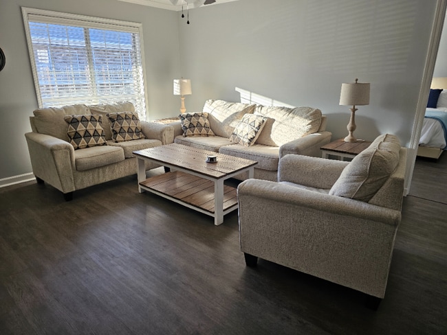 Photo - 904 N Montgomery St Unidad #68