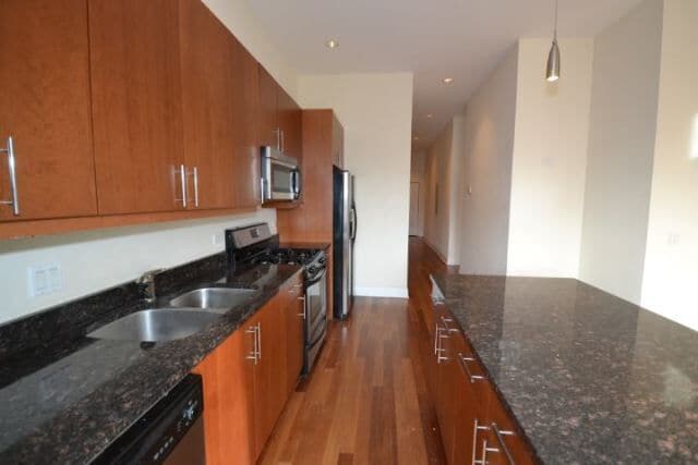 Photo - 1354 W Augusta Blvd Unit 102