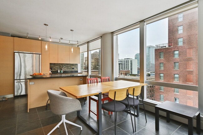 Photo - 1300 N Astor St Unit 14C