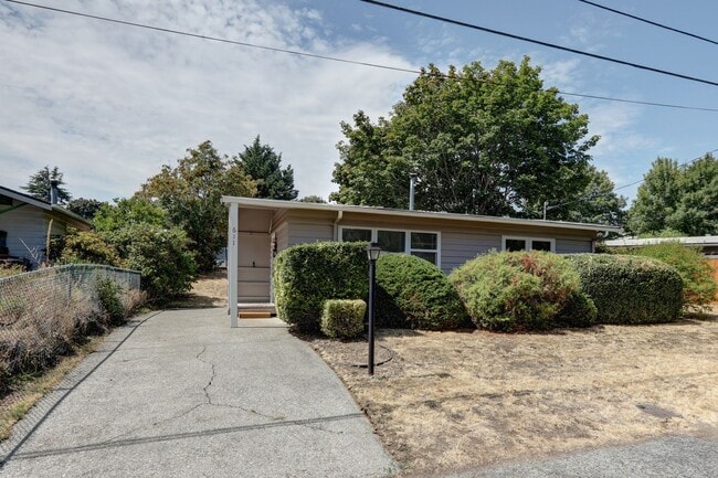 Building Photo - Cute Two Bedroom Rambler in Renton Highlands! Rental