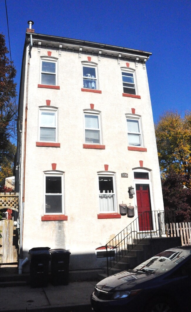 Building Photo - 236 E Hector St Unit Apt A