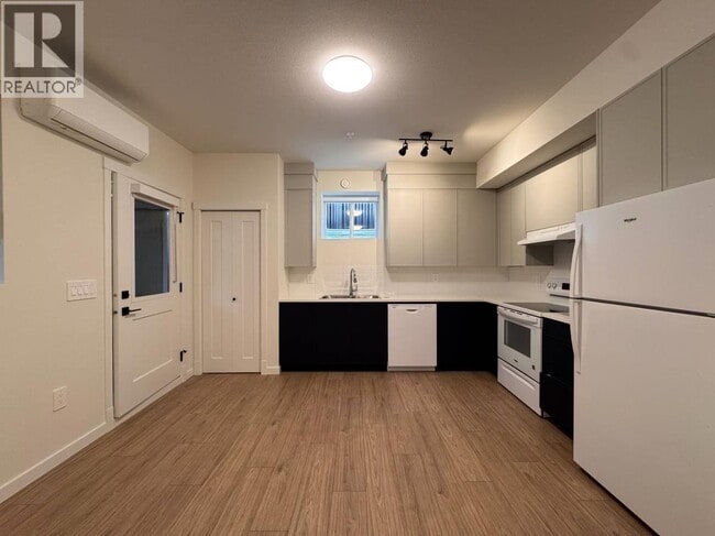 Photo - 11052 Lockwood St