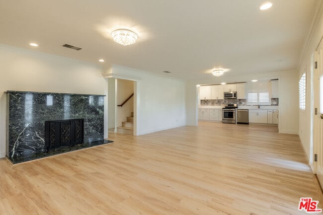 Photo - 445 S Mansfield Ave