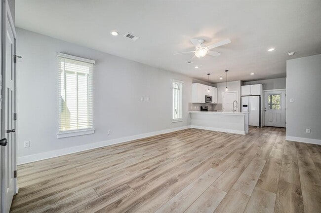 Photo - 340 Shady Bluff Dr