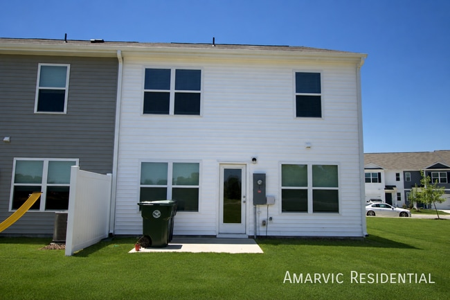 Photo - 175 Seymour Vlg Dr