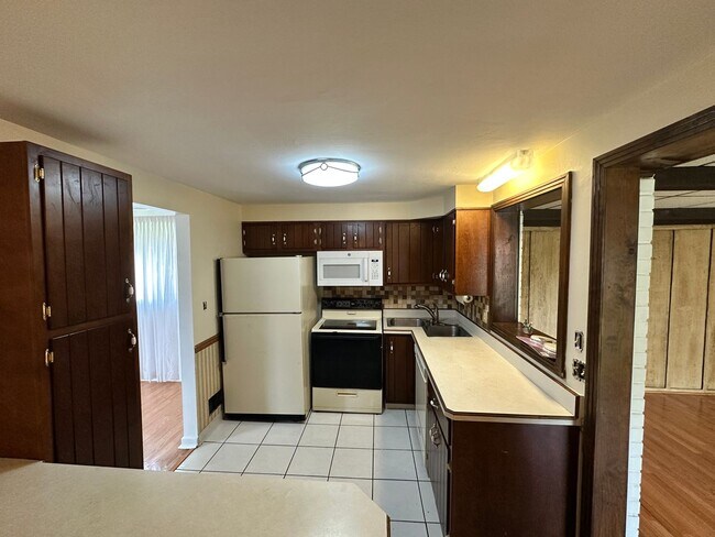 Building Photo - Homestead / Munhall - 2+ BR Single Family ...