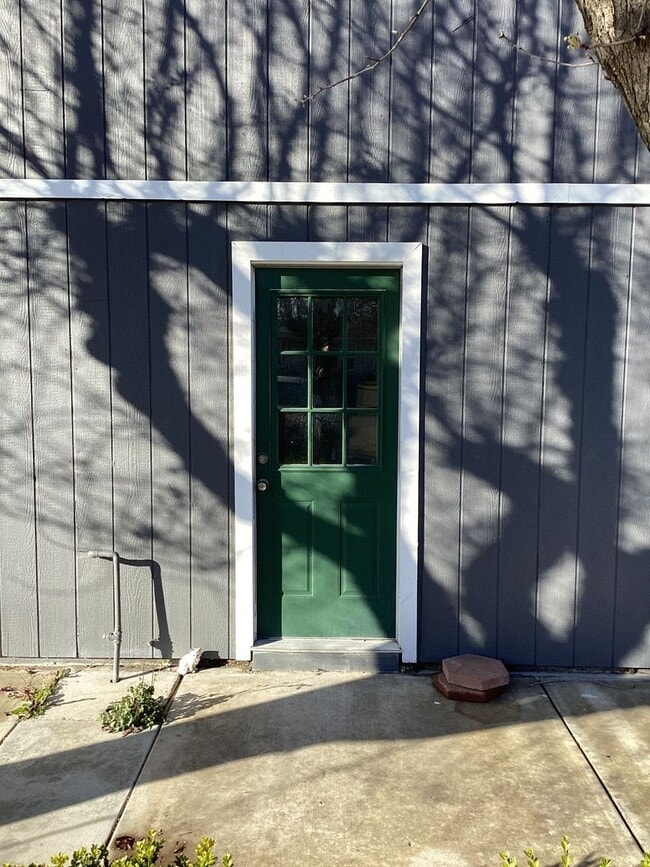 Photo - NOW AVAILABLE!! 2 BEDROOM 1.5 BATH GUSTINE APARTMENT Unit #B