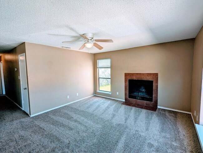 Photo - 8109 Foxfire Ln Unit D